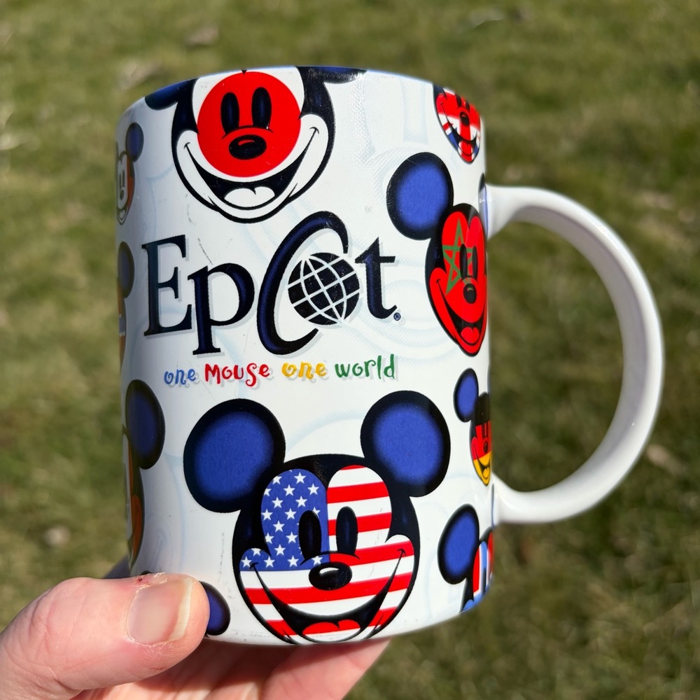 DISNEY Epcot One Mouse One World Ceramic Coffee Mug Cup 18 oz Mickey Face Flags